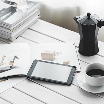 贝恩斯在比赛中突入禁区攻门得分